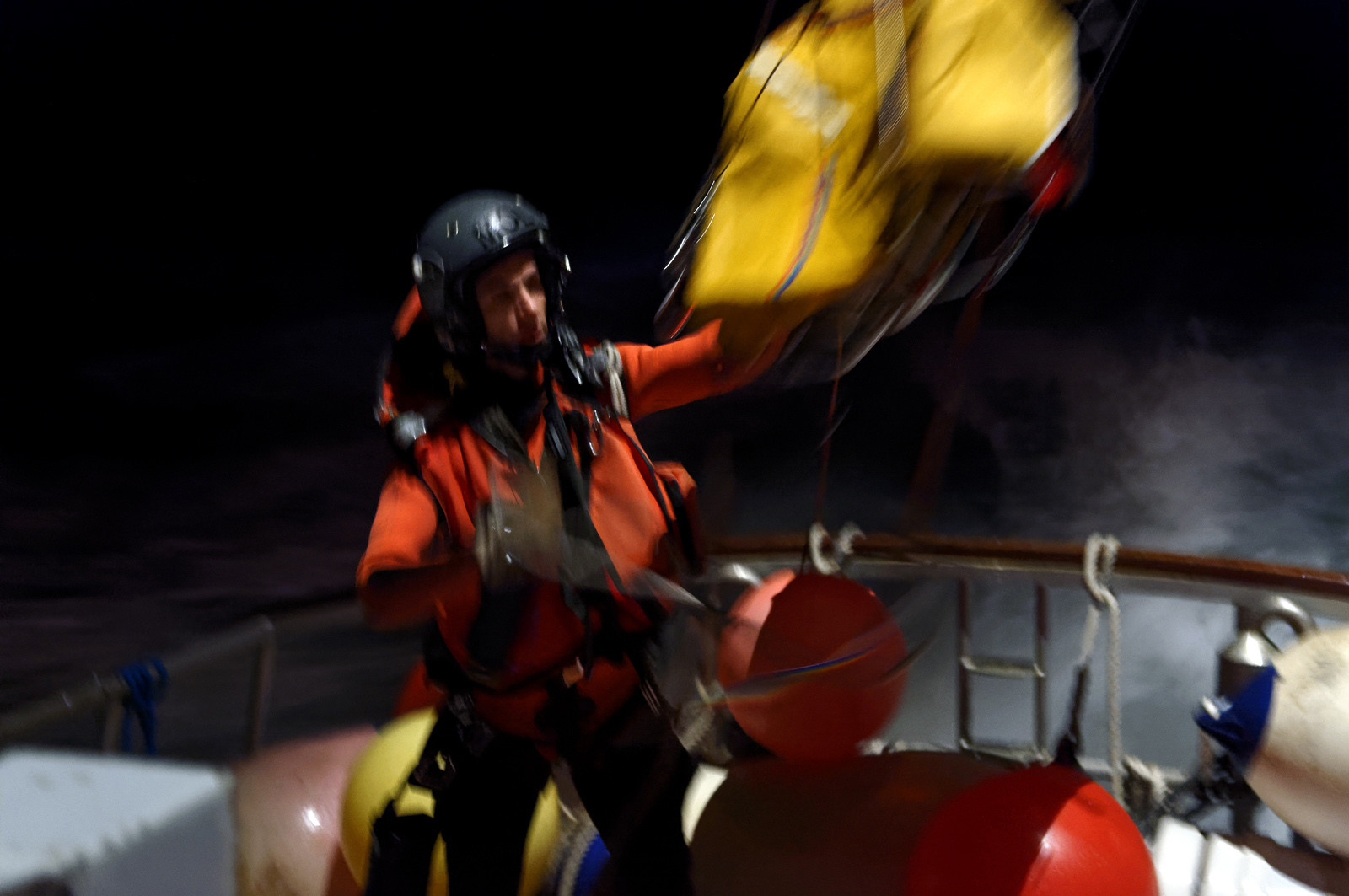 L'hélicoptère Dauphin SP (service public) de la marine constitue l'un des principaux moyens d'intervention à la disposition du CROSS pour les opérations de sauvetage en mer.L'équipage d'un Dauphin SP, c'est 6 personnes : aux 4 navigants qui sont à bord de l'appareil pour chaque mission (pilote, copilote, mécanicien de bord treuilliste et plongeur) s'ajoutent 2 techniciens, qui restent à terre et sont chargés de l'entretien de la machine. Depuis janvier 2013, au terme de 23 ans de service à Cherbourg-en-Cotentin, le Dauphin SP a cédé sa place à un nouvel appareil, plus imposant et de conception beaucoup plus récente : un EC 225.