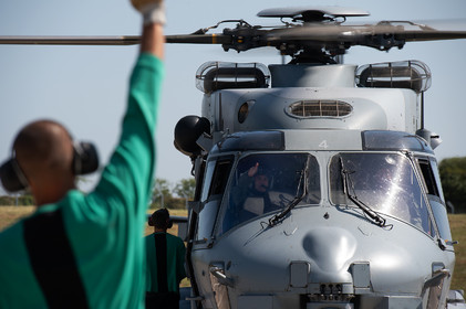 L'hélicoptère Caïman de la 33F en exercice