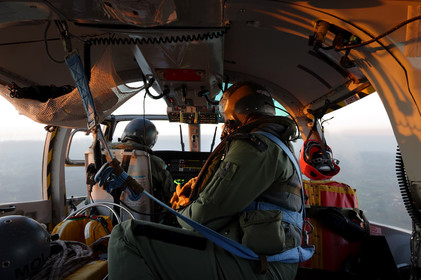 L'hélicoptère Dauphin SP (service public) de la marine constitue l'un des principaux moyens d'intervention à la disposition du CROSS pour les opérations de sauvetage en mer.L'équipage d'un Dauphin SP, c'est 6 personnes : aux 4 navigants qui sont à bord de l'appareil pour chaque mission (pilote, copilote, mécanicien de bord treuilliste et plongeur) s'ajoutent 2 techniciens, qui restent à terre et sont chargés de l'entretien de la machine. Depuis janvier 2013, au terme de 23 ans de service à Cherbourg-en-Cotentin, le Dauphin SP a cédé sa place à un nouvel appareil, plus imposant et de conception beaucoup plus récente : un EC 225.