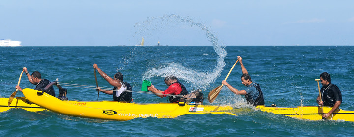 La rade de Cherbourg-en-Cotentin, qui figure parmi les plus grandes rades atificielles au monde, offre aux passionnés, débutants ou confirmés, la possibilité de pratiquer voile, aviron de mer, surf, kayak, ski nautique, funboard, plongée, kitesurf, waveski…