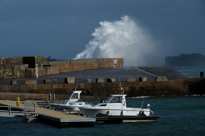 Tempête à Cherbourg-en-Cotentin (passe de l'Ouest-Queurqueville)