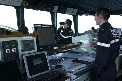 Ces oiseaux de mer étaient à l'origine conçus principalement pour la surveillance des pêches dans la zone économique, mais leurs missions se sont depuis considérablement diversifiées. Au titre de garde-côte, qui leur vaut les bandes tricolores inclinées qu'arborent tous les patrouilleurs de l'Etat, ils participent à la détection des trafics illicites et à la lutte antitérroriste.