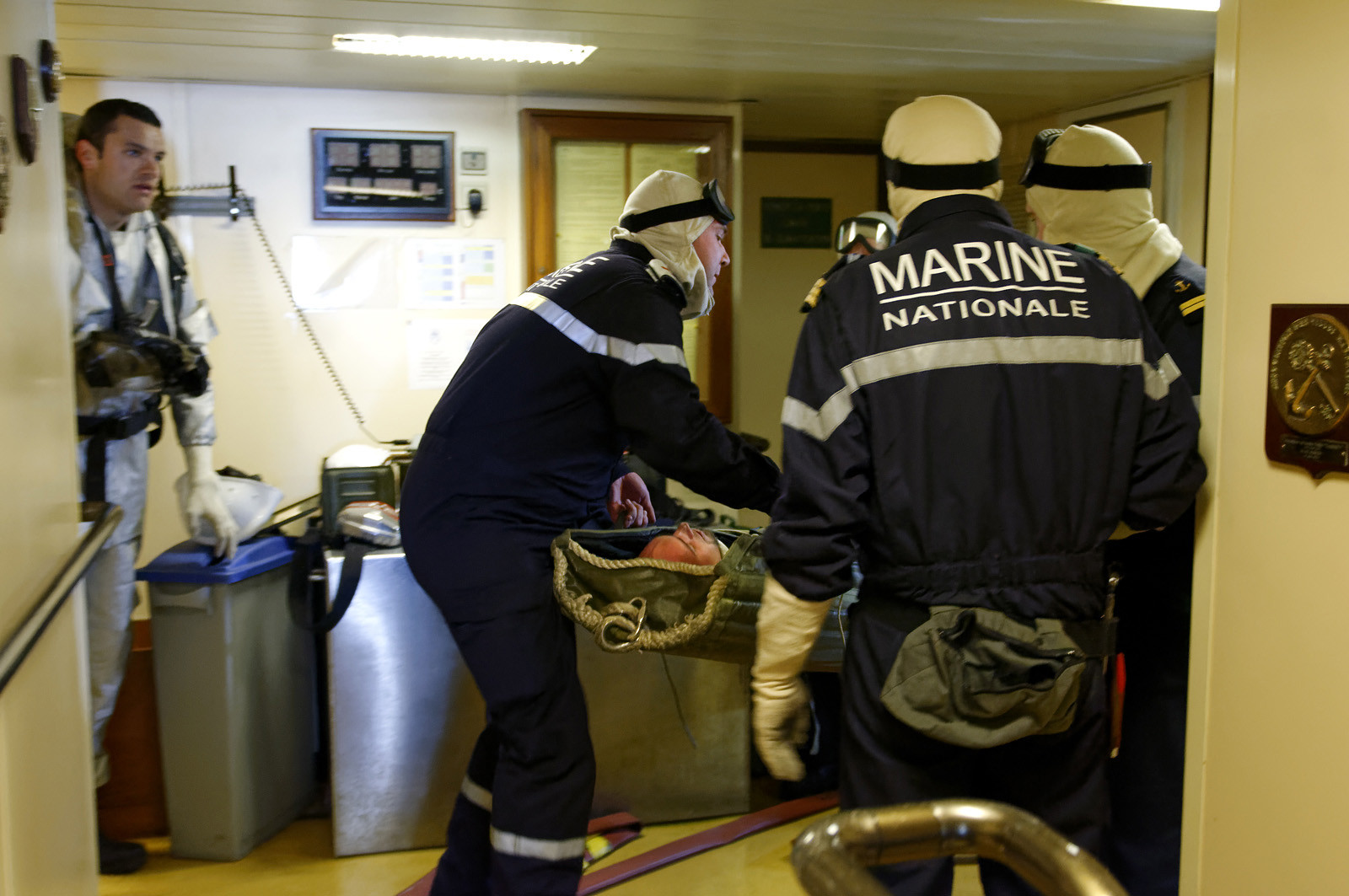 Ces oiseaux de mer étaient à l'origine conçus principalement pour la surveillance des pêches dans la zone économique, mais leurs missions se sont depuis considérablement diversifiées. Au titre de garde-côte, qui leur vaut les bandes tricolores inclinées qu'arborent tous les patrouilleurs de l'Etat, ils participent à la détection des trafics illicites et à la lutte antitérroriste.