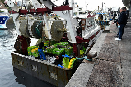 La ministre de la Mer, Annick Girardin, à Port-en-Bessin (Calvados)