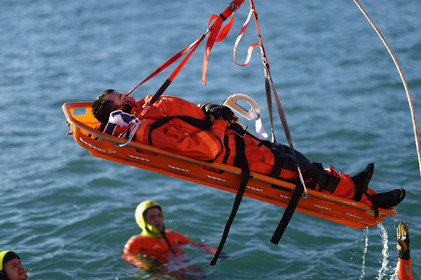 La station est idéalement située à la pointe du nord Cotentin sur la commune d'Auderville.Située aux abords du Raz Blanchard , à 10 miles nautique d'Aurigny et des Iles Anglo-Normandes, le rayon d'action de la station est vaste et se situe de la pointe de Flamanville coté ouest jusqu'au cap Lévy dans l'est.L'abri a une architecture unique en France et sa spécificité réside sur le fait que l'ensemble canot chariot (soit presque 30 tonnes au total ) pivote sur un axe d'une cale à l'autre afin d'être opérationnel  24 heures sur 24 et 365 jours par an quelque soit la marée et les conditions météorologiques.