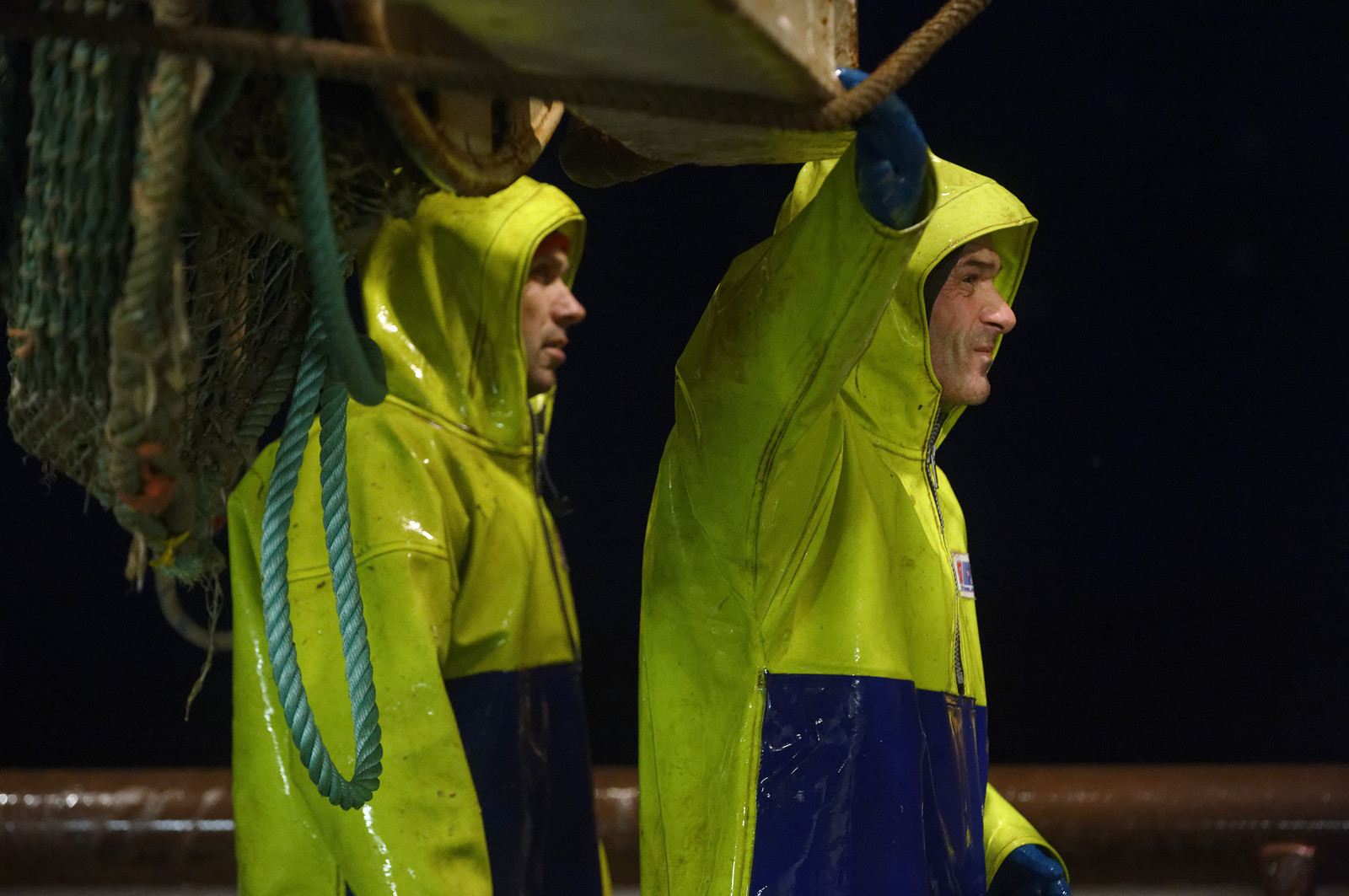 Ce reportage a été réalisé en janvier 2014 à bord du chalutier Marie-Catherine, appartenant à la SARL Armement Cherbourgeois créé en 1999 par Sophie et David LEROY. Cette marée de 7 jours fût assez mouvementée d'une part par la météo très capricieuse, mais également par la difficulté de réaliser les prises de vues. Une sélection de 20 photographies a été présentée lors de la 4ème édition du Festival photo L'Homme et la Mer au Guilvinec (Bretagne) en 2014, ainsi qu'au Musée de Tatihou 'Avis de grand frais (Manche) http:  www.armement-cherbourgeois.fr 