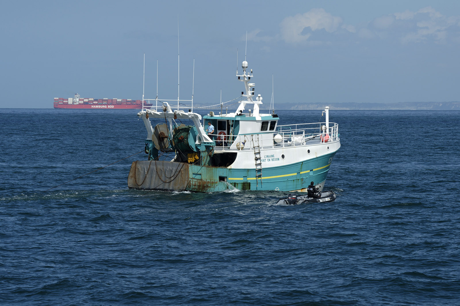 Le Géranium est entré en service en février 1997, et comme il est de tradition dans la gendarmerie, toutes les unités d'une même série portent des noms relevant d'une thématique unique (la Jonquille, la Violette et le Jasmin). L'identité professionnelle des gendarmes maritimes correspond à leur expertise d'enquêteurs et d'officiers de police judiciaire.