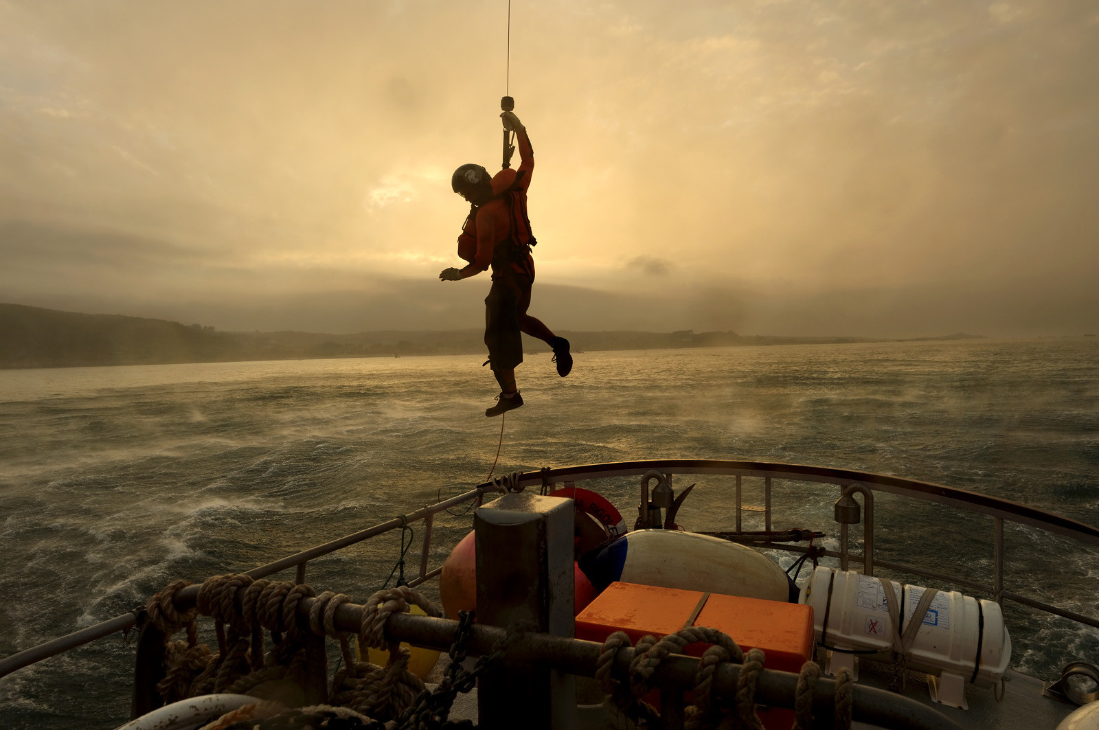 L'engagement de ces marins du ciel se traduit par des taux de disponibilté très élevés et des capacités d'intervention dans lesconditions les plus difficiles. Belligou Rescue (c'est ainsi que se nomme l'EC 225 lorsqu'il est en opération) est en alerte à 1 heure de jour et 2 heures de nuit, le coordinateur de mission de sauvetage, qui dirige les opérations depuis le CROSS, sait que l'hélicoptère sera préparé et configuré pour la mission puis aura décollé en 10 à 15 minutes en journée et en moins de 40 minutes la nuit.Il est remplacé en juin 2016 par l’hélicoptère Caïman Marine au détachement de Maupertus.