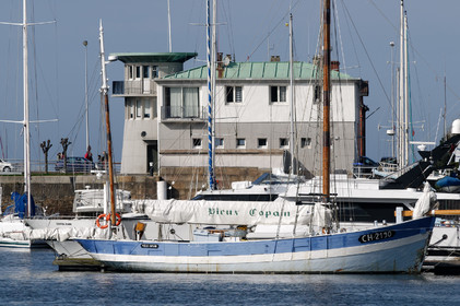 Une ville résolument tournée vers la mer.Cherbourg-en-Cotentin est située dans la presqu'île du Cotentin, à la pointe Ouest de la Normandie. (ville-cherbourg.fr)Un lieu incontournable en Normandie : La Cité de la Mer (http:  www.citedelamer.com)