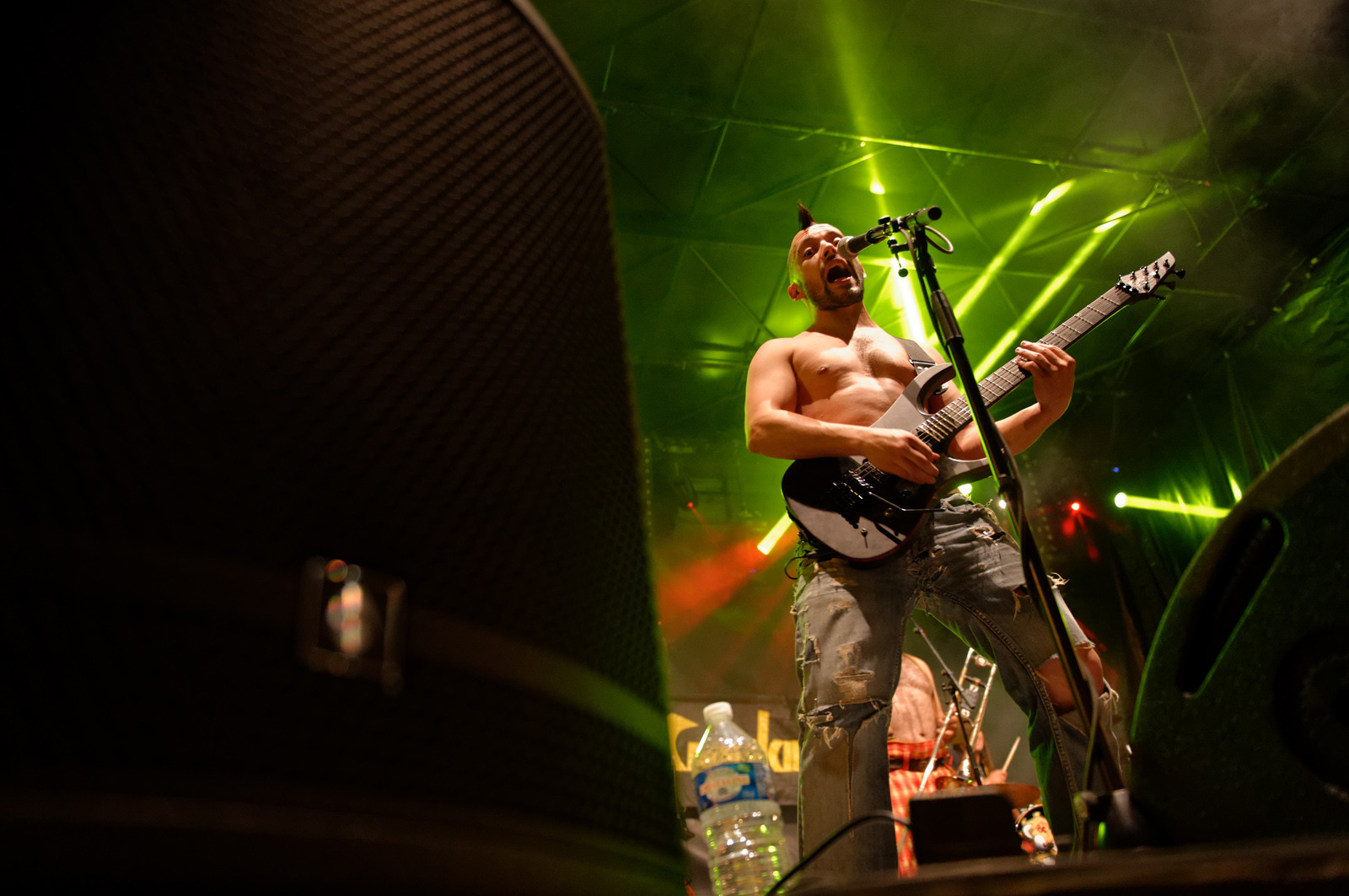 GOULAMAS'K voit le jour en 1999 dans la garrigue de Béziers. Dès les 1ers concerts, la couleur est donnée : un ska rock teinté de reggae punk, chanté en français, occitan, catalan et castillan, les langues natales des musiciens. Un des credo du groupe est la revendication et la reconnaissance de la diversité des langues et des cultures. Le nom même du groupe est tiré du mot occitan golamas (très usité dans la région du groupe et qui désigne quelqu'un de négligé, brouillon…). http:  www.goulamas-k.com