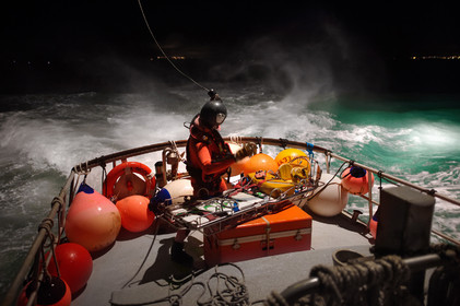 L'engagement de ces marins du ciel se traduit par des taux de disponibilté très élevés et des capacités d'intervention dans lesconditions les plus difficiles. Belligou Rescue (c'est ainsi que se nomme l'EC 225 lorsqu'il est en opération) est en alerte à 1 heure de jour et 2 heures de nuit, le coordinateur de mission de sauvetage, qui dirige les opérations depuis le CROSS, sait que l'hélicoptère sera préparé et configuré pour la mission puis aura décollé en 10 à 15 minutes en journée et en moins de 40 minutes la nuit.Il est remplacé en juin 2016 par l’hélicoptère Caïman Marine au détachement de Maupertus.