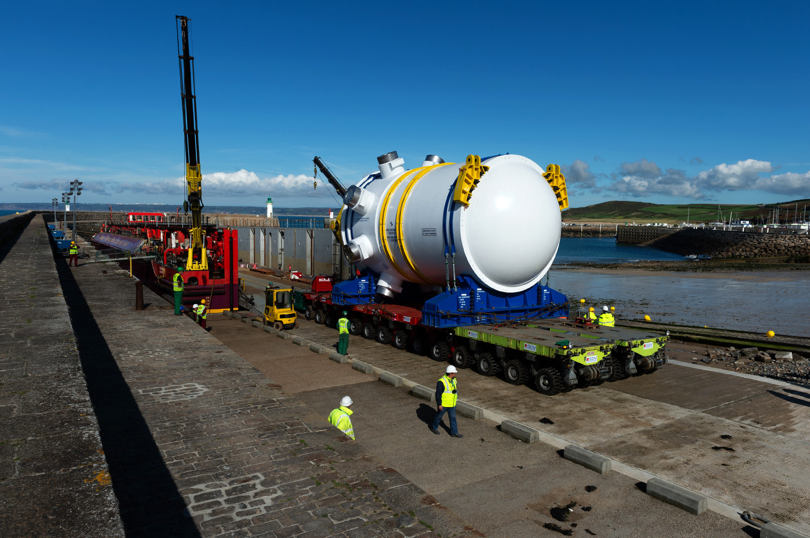Reportages sur le site nucléaire EPR à Flamanville (Cotentin).