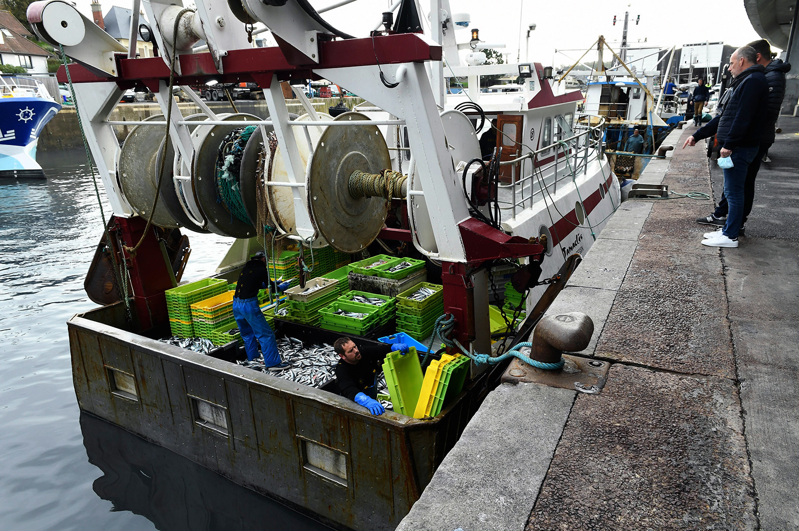 La ministre de la Mer, Annick Girardin, à Port-en-Bessin (Calvados)