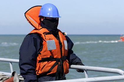 Ces oiseaux de mer étaient à l'origine conçus principalement pour la surveillance des pêches dans la zone économique, mais leurs missions se sont depuis considérablement diversifiées. Au titre de garde-côte, qui leur vaut les bandes tricolores inclinées qu'arborent tous les patrouilleurs de l'Etat, ils participent à la détection des trafics illicites et à la lutte antitérroriste.