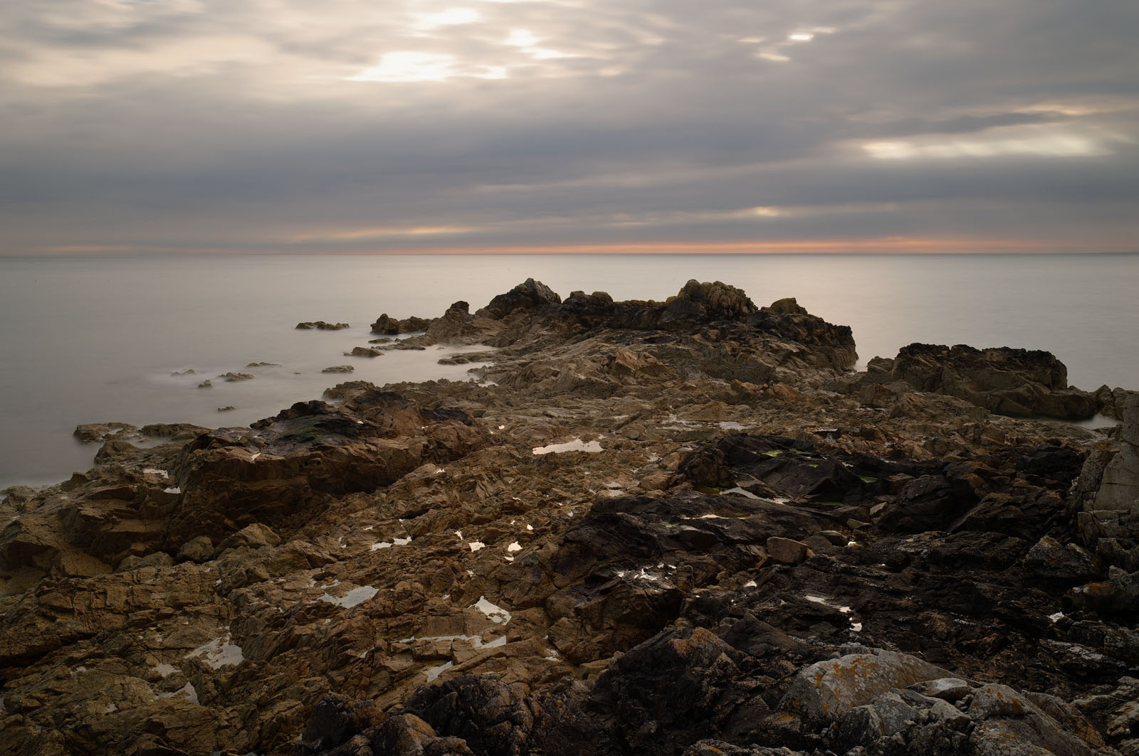 Cette petite baie se situe entre Landemer et le port d'Omonville-la-Rogue (Manche) sur le sentier des Douaniers.