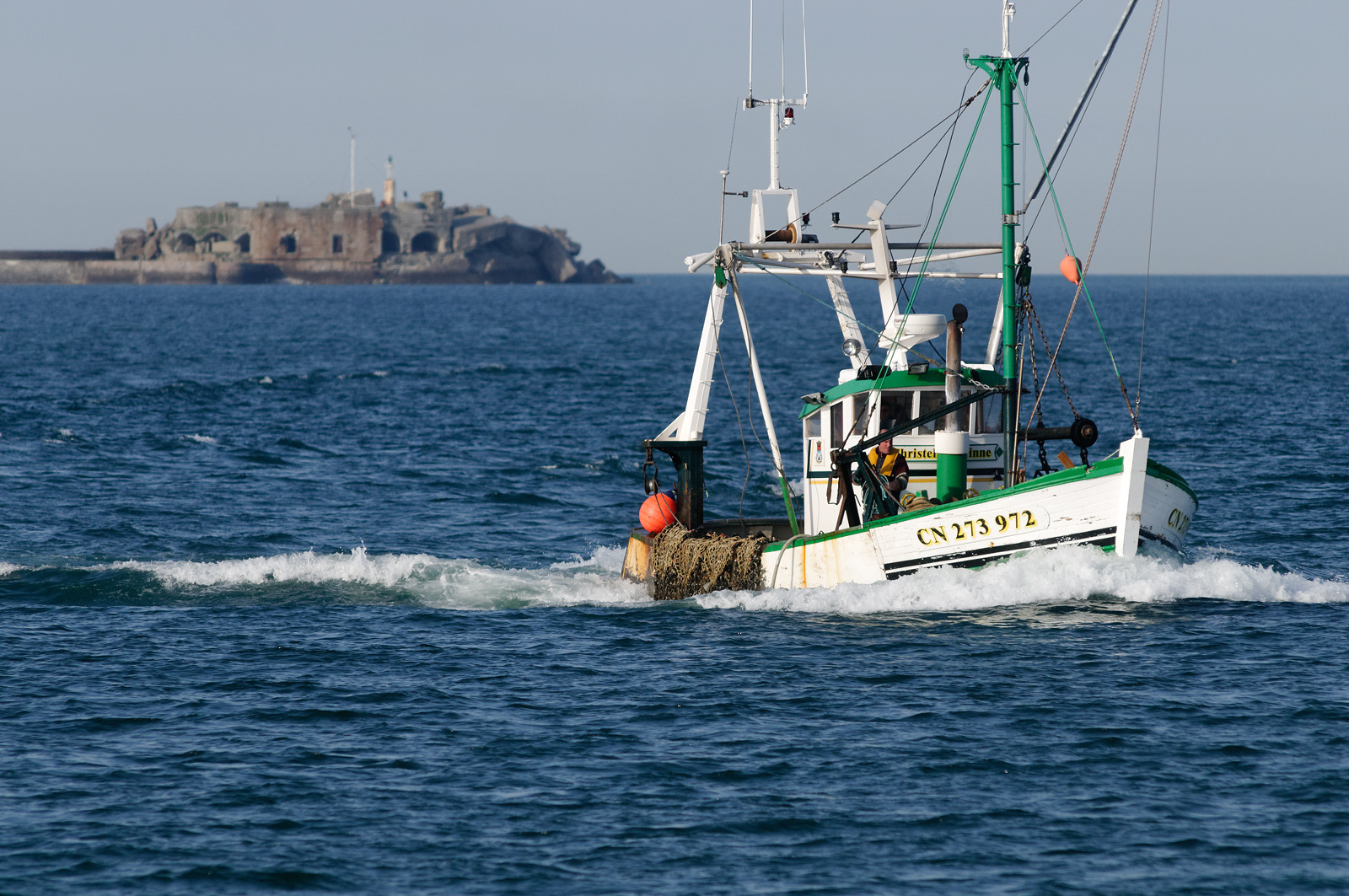 Une ville résolument tournée vers la mer.Cherbourg-en-Cotentin est située dans la presqu'île du Cotentin, à la pointe Ouest de la Normandie. (ville-cherbourg.fr)Un lieu incontournable en Normandie : La Cité de la Mer (http:  www.citedelamer.com)