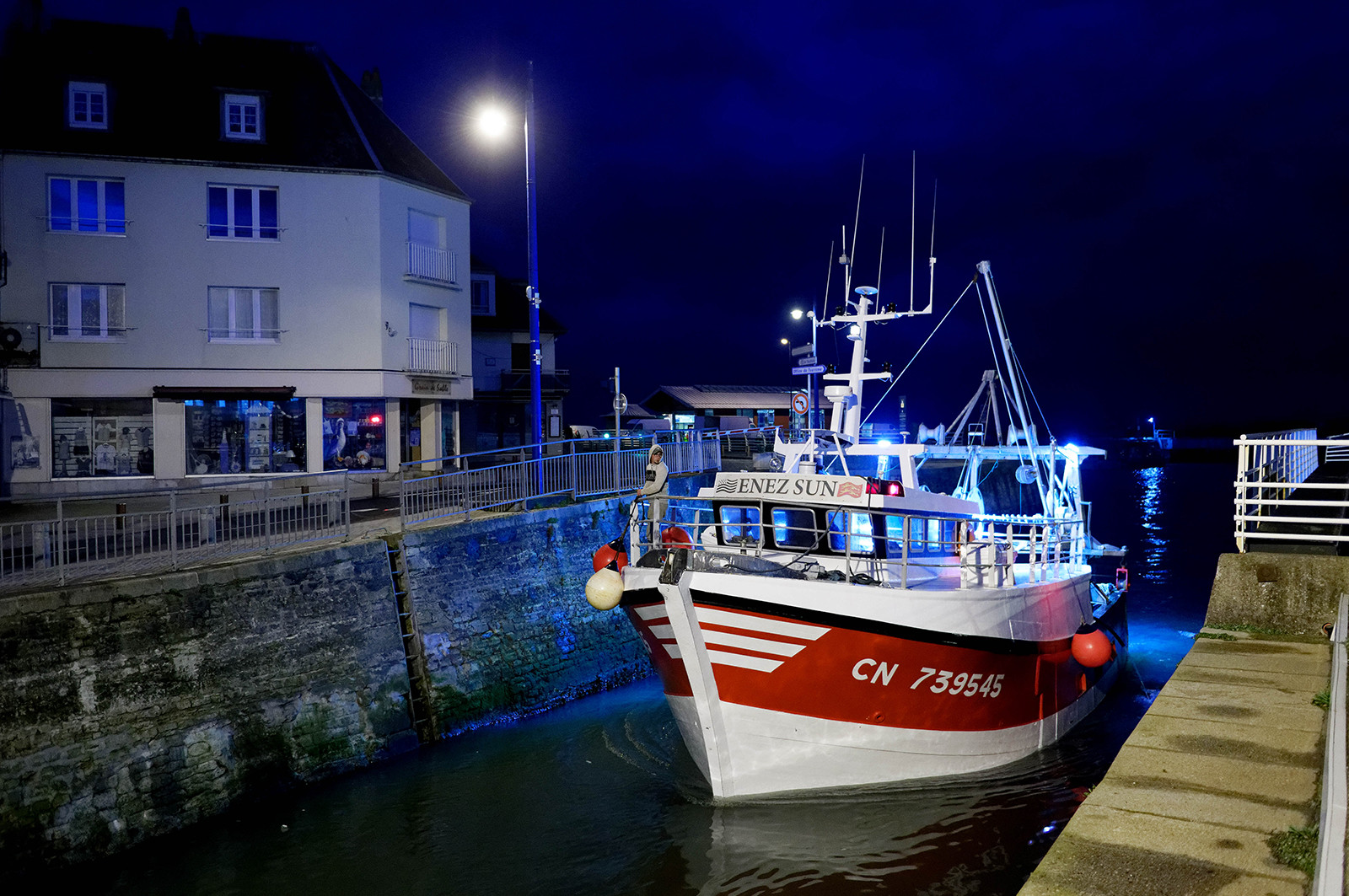 La ministre de la Mer, Annick Girardin, à Port-en-Bessin (Calvados)
