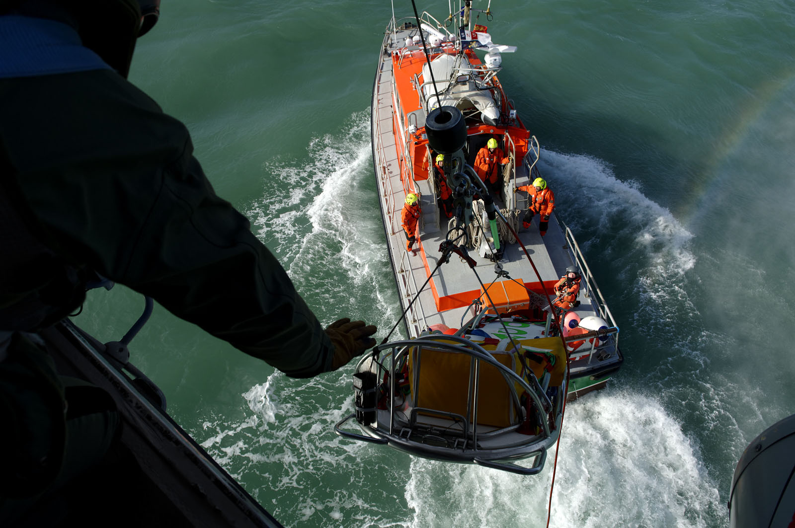 L'engagement de ces marins du ciel se traduit par des taux de disponibilté très élevés et des capacités d'intervention dans lesconditions les plus difficiles. Belligou Rescue (c'est ainsi que se nomme l'EC 225 lorsqu'il est en opération) est en alerte à 1 heure de jour et 2 heures de nuit, le coordinateur de mission de sauvetage, qui dirige les opérations depuis le CROSS, sait que l'hélicoptère sera préparé et configuré pour la mission puis aura décollé en 10 à 15 minutes en journée et en moins de 40 minutes la nuit.Il est remplacé en juin 2016 par l’hélicoptère Caïman Marine au détachement de Maupertus.