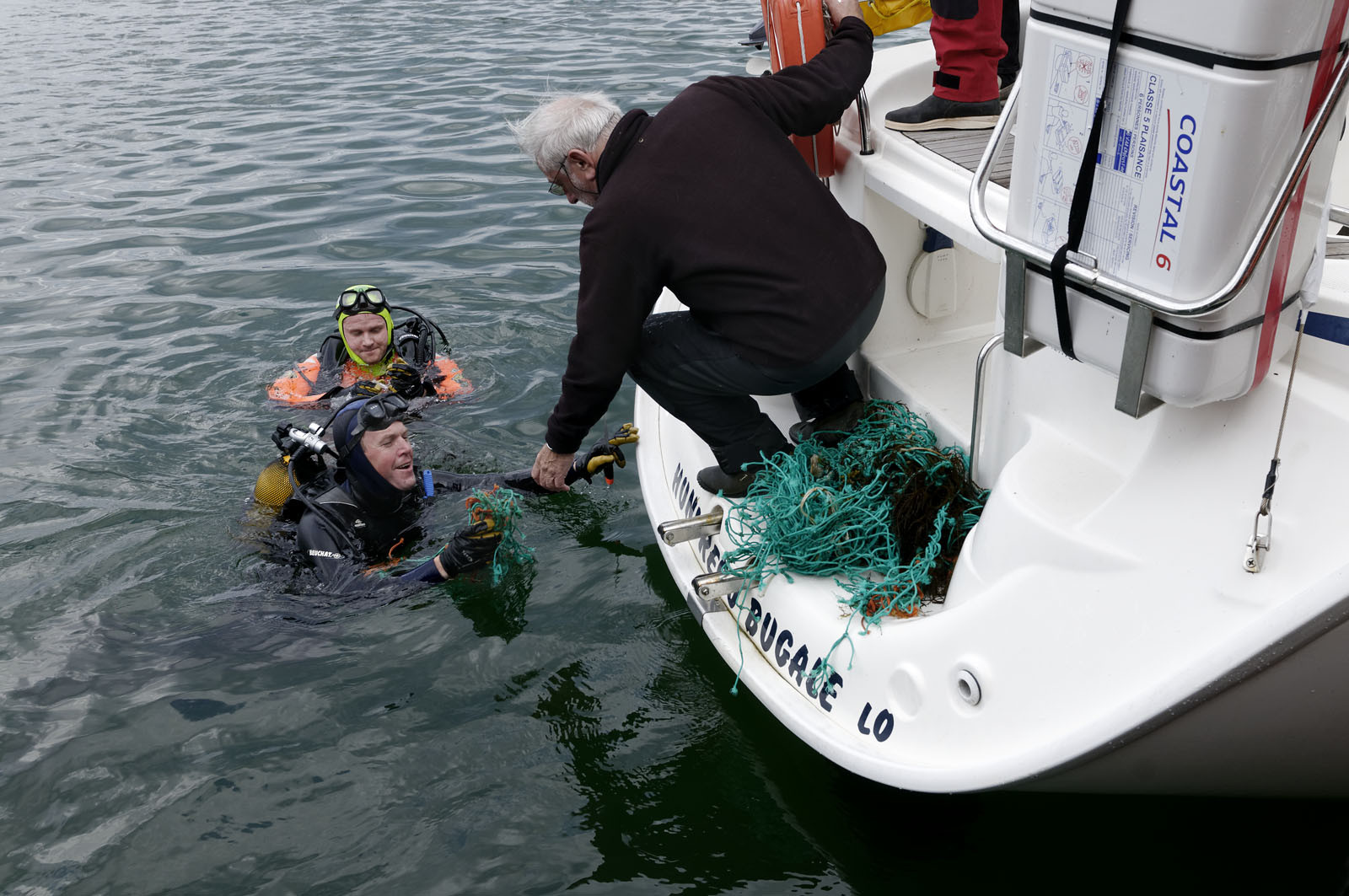 La station est idéalement située à la pointe du nord Cotentin sur la commune d'Auderville.Située aux abords du Raz Blanchard , à 10 miles nautique d'Aurigny et des Iles Anglo-Normandes, le rayon d'action de la station est vaste et se situe de la pointe de Flamanville coté ouest jusqu'au cap Lévy dans l'est.L'abri a une architecture unique en France et sa spécificité réside sur le fait que l'ensemble canot chariot (soit presque 30 tonnes au total ) pivote sur un axe d'une cale à l'autre afin d'être opérationnel  24 heures sur 24 et 365 jours par an quelque soit la marée et les conditions météorologiques.