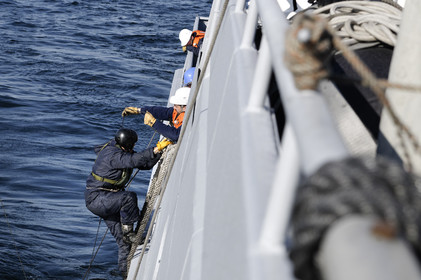 Ces oiseaux de mer étaient à l'origine conçus principalement pour la surveillance des pêches dans la zone économique, mais leurs missions se sont depuis considérablement diversifiées. Au titre de garde-côte, qui leur vaut les bandes tricolores inclinées qu'arborent tous les patrouilleurs de l'Etat, ils participent à la détection des trafics illicites et à la lutte antitérroriste.