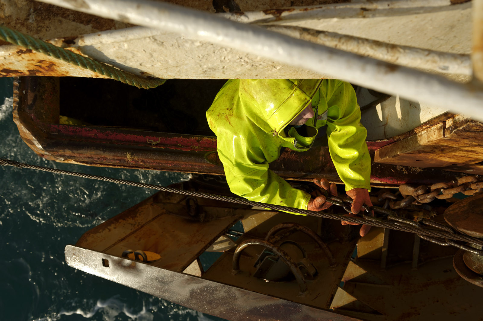 Ce reportage a été réalisé en janvier 2014 à bord du chalutier Marie-Catherine, appartenant à la SARL Armement Cherbourgeois créé en 1999 par Sophie et David LEROY. Cette marée de 7 jours fût assez mouvementée d'une part par la météo très capricieuse, mais également par la difficulté de réaliser les prises de vues. Une sélection de 20 photographies a été présentée lors de la 4ème édition du Festival photo L'Homme et la Mer au Guilvinec (Bretagne) en 2014, ainsi qu'au Musée de Tatihou 'Avis de grand frais (Manche) http:  www.armement-cherbourgeois.fr 