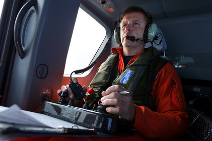 Outre les missions de surveillance générale, ces hélicoptères (EC 135) assurent le guidage des unités nautiques lors des opérations de contrôle ou d'interception. Avec leurs caméras thermiques et infra-rouge, ils sont en effet redoutables pour localiser, identifier et suivre un navire suspect, de jour comme de nuit et en toute discrétion.