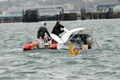 La rade de Cherbourg-en-Cotentin, qui figure parmi les plus grandes rades atificielles au monde, offre aux passionnés, débutants ou confirmés, la possibilité de pratiquer voile, aviron de mer, surf, kayak, ski nautique, funboard, plongée, kitesurf, waveski…