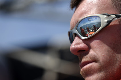 La station est idéalement située à la pointe du nord Cotentin sur la commune d'Auderville.Située aux abords du Raz Blanchard , à 10 miles nautique d'Aurigny et des Iles Anglo-Normandes, le rayon d'action de la station est vaste et se situe de la pointe de Flamanville coté ouest jusqu'au cap Lévy dans l'est.L'abri a une architecture unique en France et sa spécificité réside sur le fait que l'ensemble canot chariot (soit presque 30 tonnes au total ) pivote sur un axe d'une cale à l'autre afin d'être opérationnel  24 heures sur 24 et 365 jours par an quelque soit la marée et les conditions météorologiques.