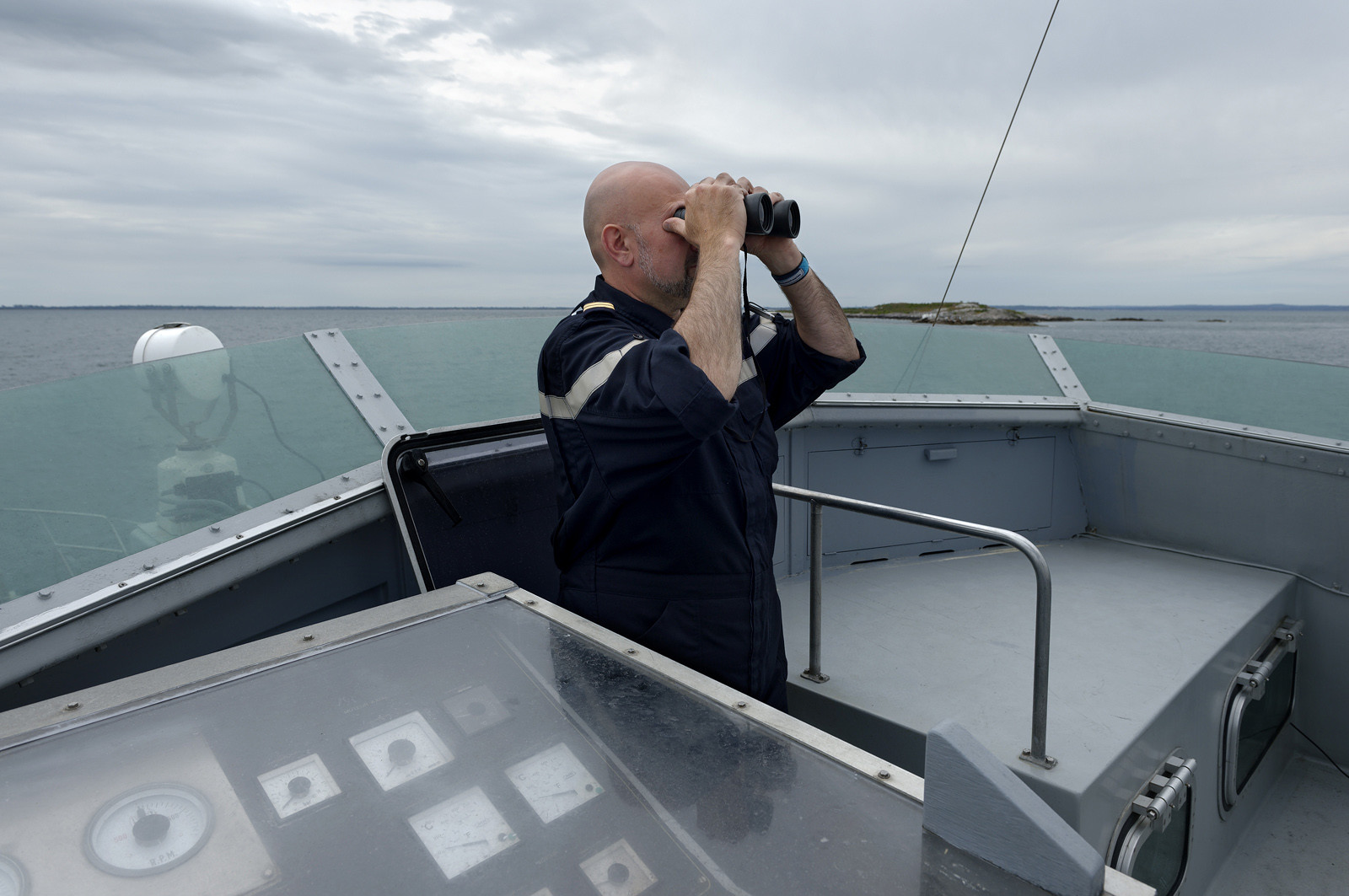 Le Géranium est entré en service en février 1997, et comme il est de tradition dans la gendarmerie, toutes les unités d'une même série portent des noms relevant d'une thématique unique (la Jonquille, la Violette et le Jasmin). L'identité professionnelle des gendarmes maritimes correspond à leur expertise d'enquêteurs et d'officiers de police judiciaire.