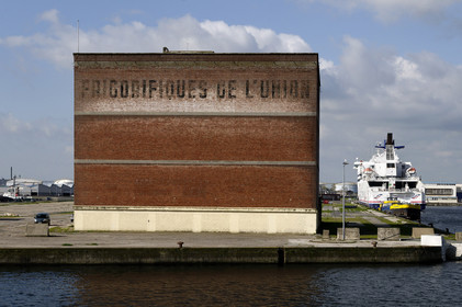 Ces oiseaux de mer étaient à l'origine conçus principalement pour la surveillance des pêches dans la zone économique, mais leurs missions se sont depuis considérablement diversifiées. Au titre de garde-côte, qui leur vaut les bandes tricolores inclinées qu'arborent tous les patrouilleurs de l'Etat, ils participent à la détection des trafics illicites et à la lutte antitérroriste.