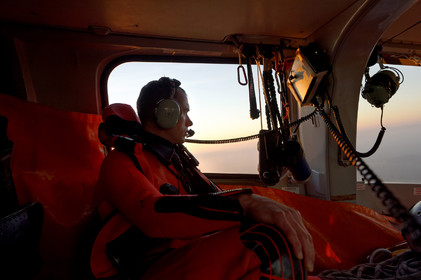 L'hélicoptère Dauphin SP (service public) de la marine constitue l'un des principaux moyens d'intervention à la disposition du CROSS pour les opérations de sauvetage en mer.L'équipage d'un Dauphin SP, c'est 6 personnes : aux 4 navigants qui sont à bord de l'appareil pour chaque mission (pilote, copilote, mécanicien de bord treuilliste et plongeur) s'ajoutent 2 techniciens, qui restent à terre et sont chargés de l'entretien de la machine. Depuis janvier 2013, au terme de 23 ans de service à Cherbourg-en-Cotentin, le Dauphin SP a cédé sa place à un nouvel appareil, plus imposant et de conception beaucoup plus récente : un EC 225.