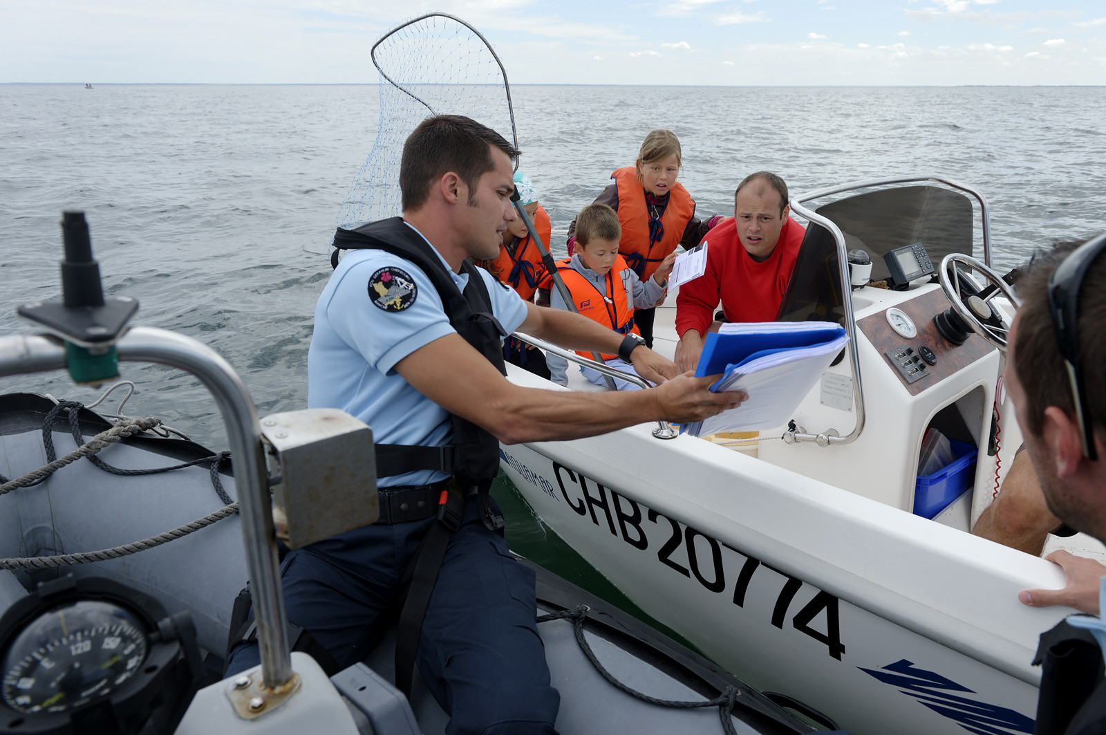 Le Géranium est entré en service en février 1997, et comme il est de tradition dans la gendarmerie, toutes les unités d'une même série portent des noms relevant d'une thématique unique (la Jonquille, la Violette et le Jasmin). L'identité professionnelle des gendarmes maritimes correspond à leur expertise d'enquêteurs et d'officiers de police judiciaire.