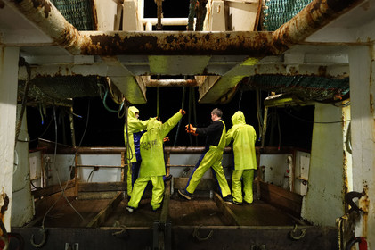 Ce reportage a été réalisé en janvier 2014 à bord du chalutier Marie-Catherine, appartenant à la SARL Armement Cherbourgeois créé en 1999 par Sophie et David LEROY. Cette marée de 7 jours fût assez mouvementée d'une part par la météo très capricieuse, mais également par la difficulté de réaliser les prises de vues. Une sélection de 20 photographies a été présentée lors de la 4ème édition du Festival photo L'Homme et la Mer au Guilvinec (Bretagne) en 2014, ainsi qu'au Musée de Tatihou 'Avis de grand frais (Manche) http:  www.armement-cherbourgeois.fr 