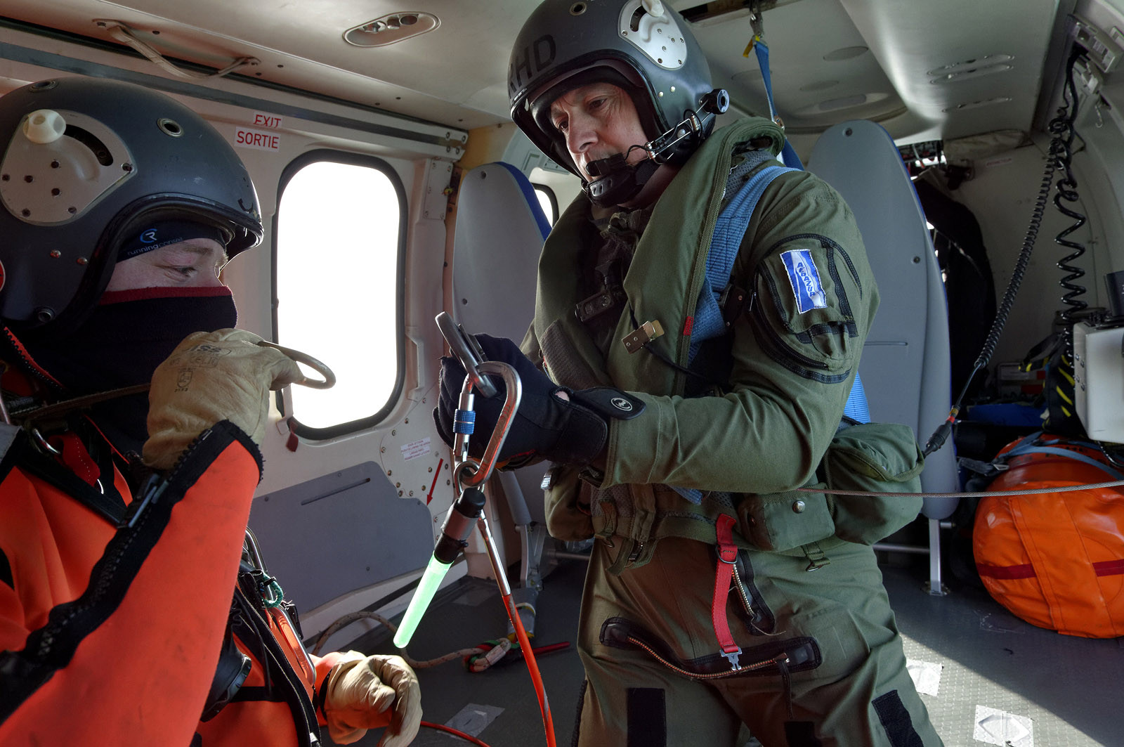 L'engagement de ces marins du ciel se traduit par des taux de disponibilté très élevés et des capacités d'intervention dans lesconditions les plus difficiles. Belligou Rescue (c'est ainsi que se nomme l'EC 225 lorsqu'il est en opération) est en alerte à 1 heure de jour et 2 heures de nuit, le coordinateur de mission de sauvetage, qui dirige les opérations depuis le CROSS, sait que l'hélicoptère sera préparé et configuré pour la mission puis aura décollé en 10 à 15 minutes en journée et en moins de 40 minutes la nuit.Il est remplacé en juin 2016 par l’hélicoptère Caïman Marine au détachement de Maupertus.