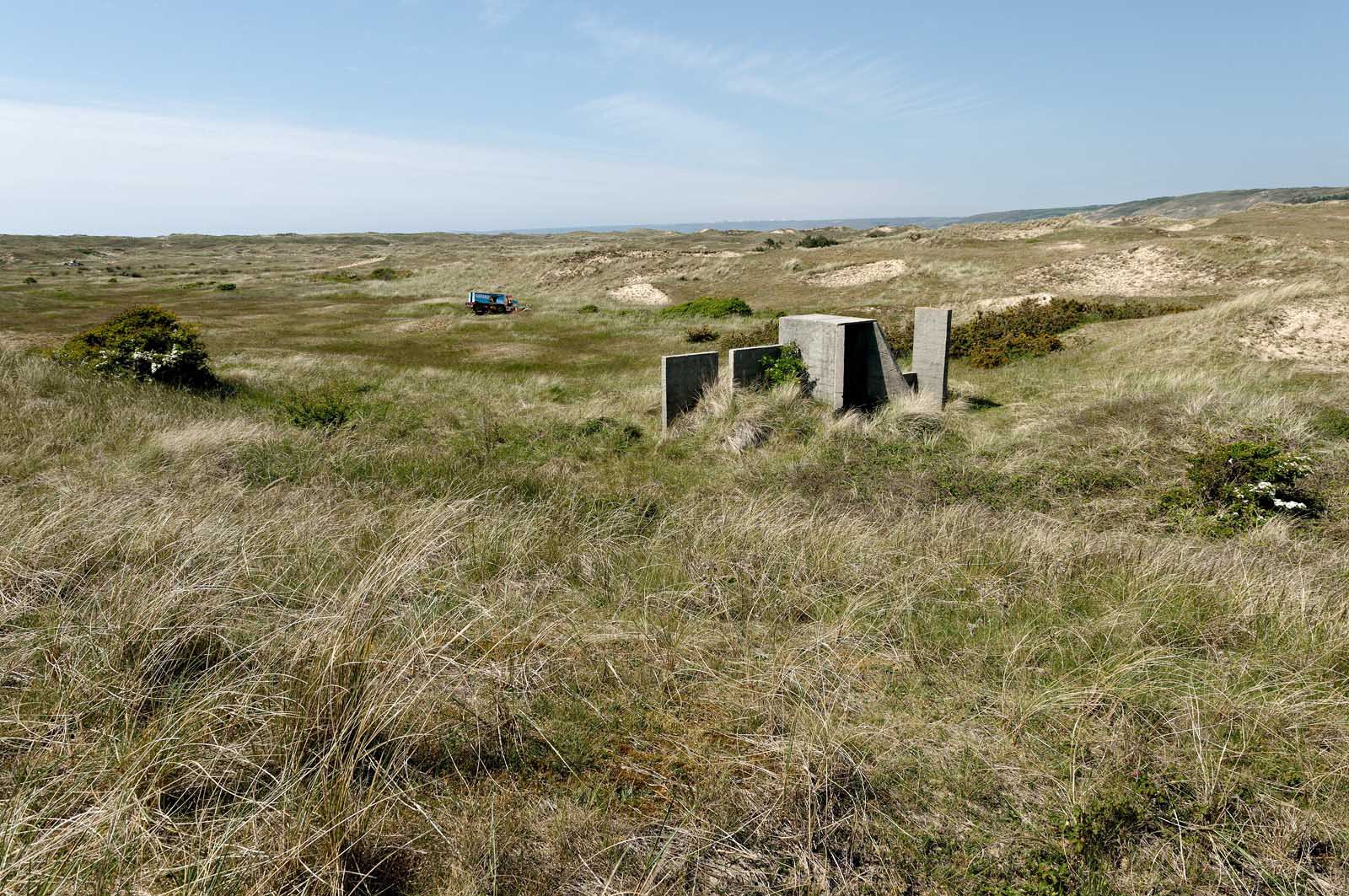 Les dunes de Biville couvrent plus de 700 hectares du littoral de la Hague (Manche), entre le cap de Flamanville et les falaises d’Herqueville. Elles constituent un massif naturel exceptionnel, tant par la qualité de ses paysages que sa richesse botanique.